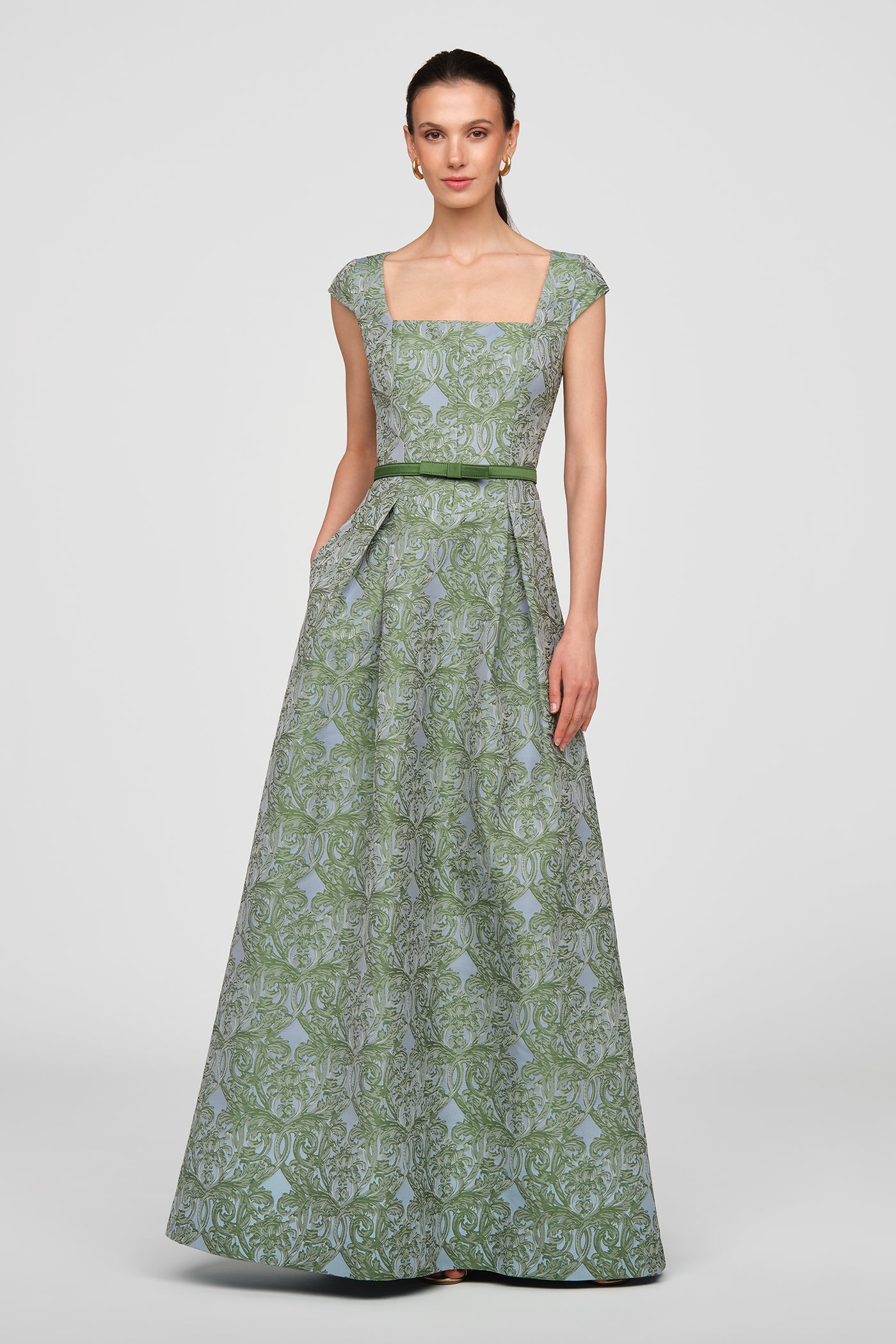 kay unger green dress Constance Gown – sleeve gown made with NSYB Step 1. Choose color *:Royal purple Cicinia Hunter Green Homecoming